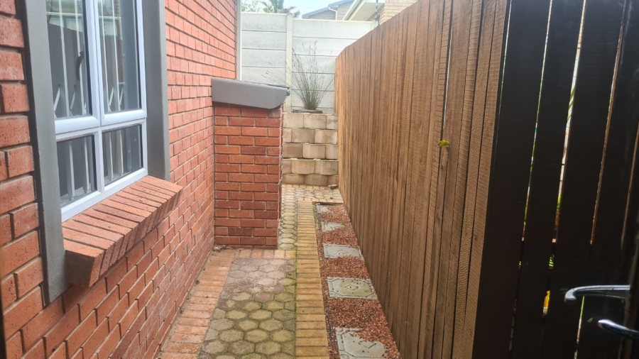 2 Bedroom Property for Sale in Dana Bay Western Cape